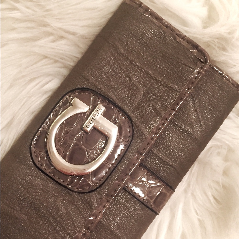 NWOT ⚜️ GUESS Luxe Faux Leather Wallet